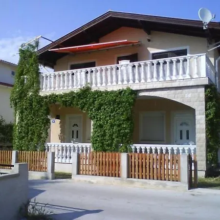 Apartment By The Sea - 20723 Vir